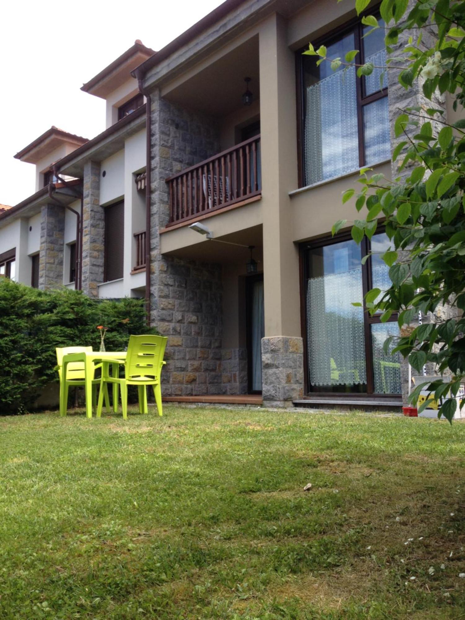 Apartamento Jardín San Pelayo Niembro Exterior foto